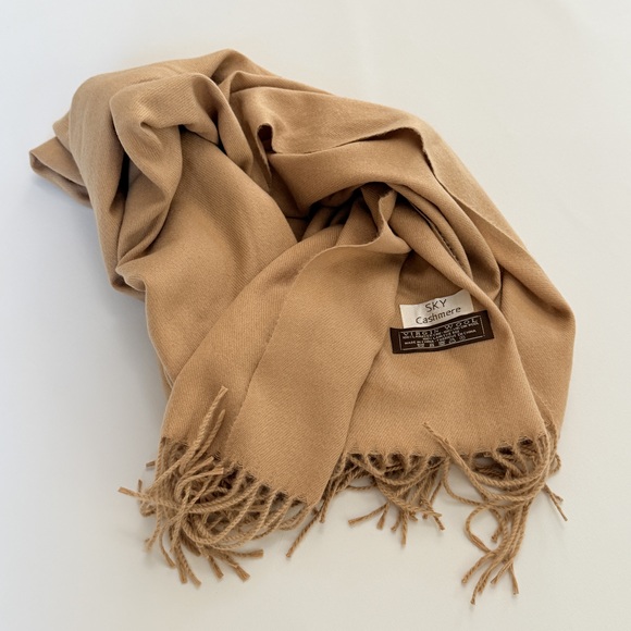 Sky Cashmere Virgin Wool oversized blanket wrap scarf in Tan - Picture 5 of 5